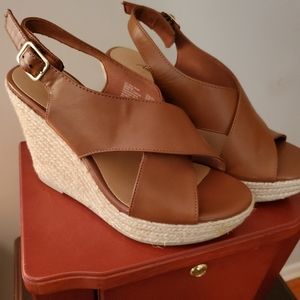 Brown wedge slingbacks!